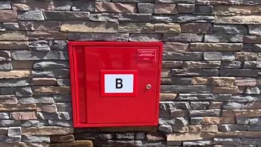 Gevelkast voor droge blusleidingen