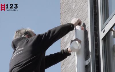 Montagevideo vluchtladder aan bedrijfspand
